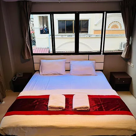Vibe Inn Walking Street Pattaya